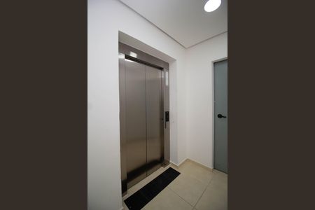 Apartamento para alugar com 43m², 2 quartos e 1 vaga Apartamento para alugar com 43m², 2 quartos e 1 vagaHall social