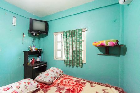 Casa à venda com 60m², 4 quartos e 1 vaga