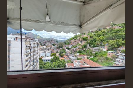 Apartamento à venda com 60m², 2 quartos e 1 vagaÁrea de Serviço