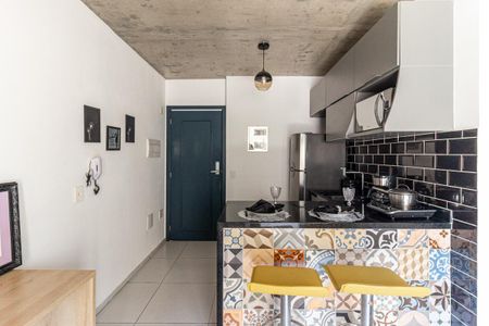 Cozinha de kitnet/studio à venda com 1 quarto, 34m² em República, São Paulo