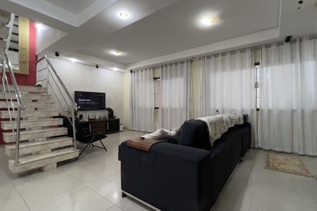 Casa para alugar com 650m², 3 quartos e 3 vagasSala