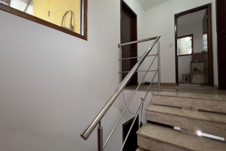 Casa para alugar com 650m², 3 quartos e 3 vagasEscada