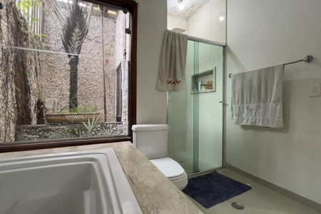 Casa para alugar com 650m², 3 quartos e 3 vagasBanheiro da Suíte