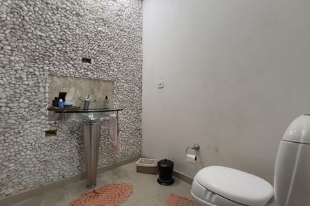 Casa para alugar com 650m², 3 quartos e 3 vagasBanheiro de Serviço