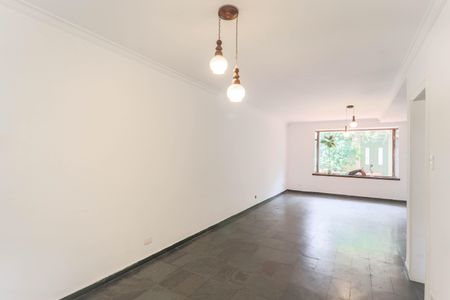 Casa para alugar com 178m², 3 quartos e 2 vagasSala