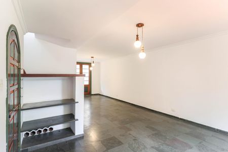 Casa para alugar com 178m², 3 quartos e 2 vagasSala