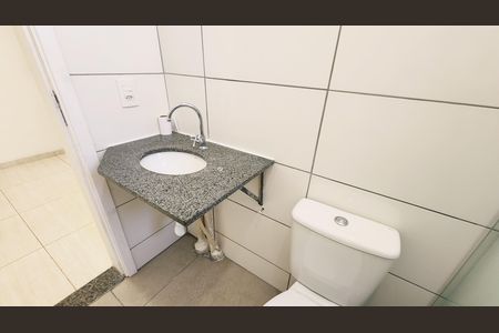 Banheiro Social de apartamento para alugar com 2 quartos, 49m² em Vila Nambi, Jundiaí