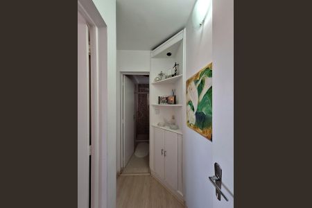Apartamento à venda com 70m², 2 quartos e 2 vagasHall