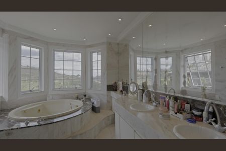 Casa de condomínio à venda com 733m², 5 quartos e 6 vagasBanheiro da Suíte 1