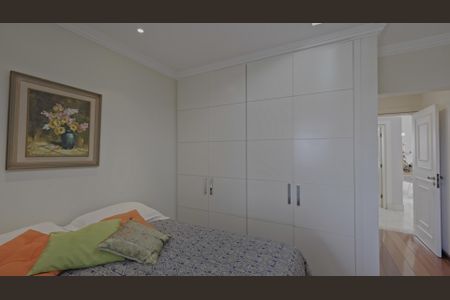 Casa de condomínio à venda com 733m², 5 quartos e 6 vagasQuarto 4