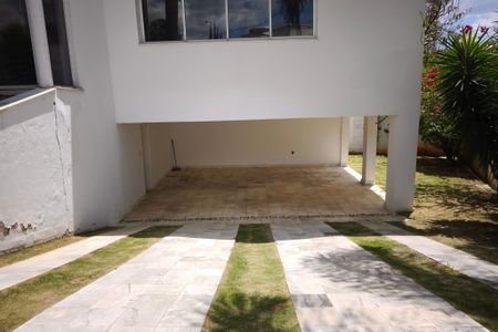 Casa de condomínio à venda com 459m², 6 quartos e 4 vagas Casa de condomínio à venda com 459m², 6 quartos e 4 vagasGaragem