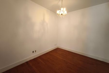 Casa de condomínio à venda com 459m², 6 quartos e 4 vagas Casa de condomínio à venda com 459m², 6 quartos e 4 vagasQuarto Suíte