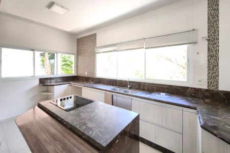 Casa de condomínio à venda com 459m², 6 quartos e 4 vagas Casa de condomínio à venda com 459m², 6 quartos e 4 vagasCozinha