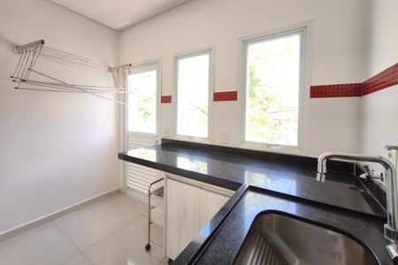 Casa de condomínio à venda com 459m², 6 quartos e 4 vagas Casa de condomínio à venda com 459m², 6 quartos e 4 vagasÁrea de Serviço