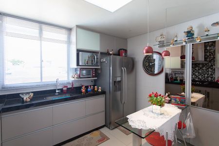 Apartamento à venda com 180m², 3 quartos e 3 vagasCozinha