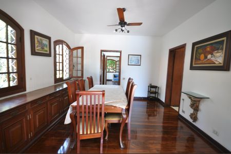 Casa à venda com 999m², 3 quartos e 8 vagasCopa