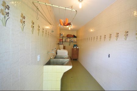 Casa à venda com 999m², 3 quartos e 8 vagasÁrea de Serviço