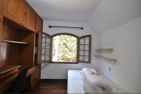 Casa à venda com 999m², 3 quartos e 8 vagasSuíte 3