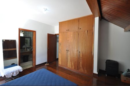 Casa à venda com 999m², 3 quartos e 8 vagasSuíte 1