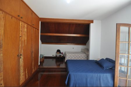 Casa à venda com 999m², 3 quartos e 8 vagasSuíte 1