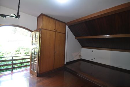 Casa à venda com 999m², 3 quartos e 8 vagasSuíte 2