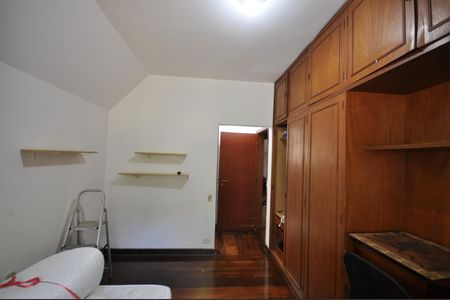 Casa à venda com 999m², 3 quartos e 8 vagasSuíte 3