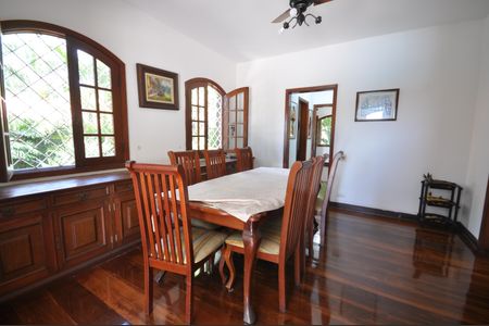 Casa à venda com 999m², 3 quartos e 8 vagasCopa