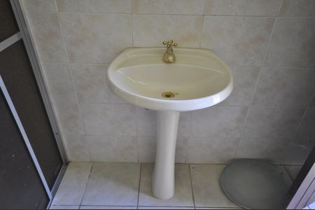 Casa à venda com 999m², 3 quartos e 8 vagasBanheiro 5