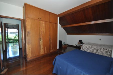 Casa à venda com 999m², 3 quartos e 8 vagasSuíte 1