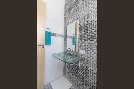 Casa à venda com 252m², 3 quartos e 4 vagas Casa à venda com 252m², 3 quartos e 4 vagasLavabo