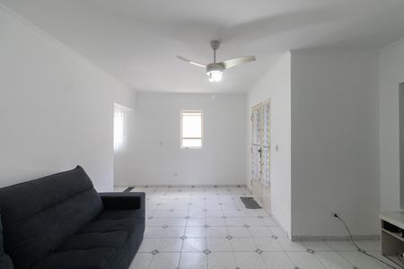 Casa à venda com 252m², 3 quartos e 4 vagas Casa à venda com 252m², 3 quartos e 4 vagasSala