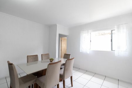 Casa à venda com 252m², 3 quartos e 4 vagas Casa à venda com 252m², 3 quartos e 4 vagasCozinha e Sala de Jantar