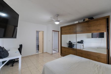 Casa à venda com 252m², 3 quartos e 4 vagas Casa à venda com 252m², 3 quartos e 4 vagasSuíte