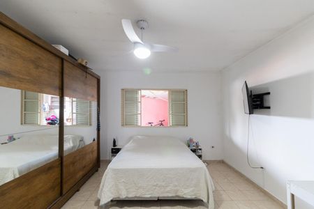 Casa à venda com 252m², 3 quartos e 4 vagas Casa à venda com 252m², 3 quartos e 4 vagasSuíte