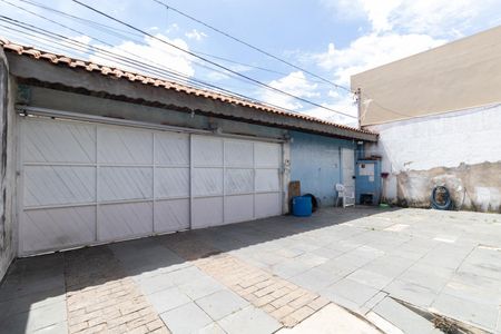 Casa à venda com 252m², 3 quartos e 4 vagas Casa à venda com 252m², 3 quartos e 4 vagasGaragem