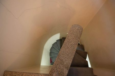 Casa à venda com 600m², 6 quartos e 10 vagasEscada