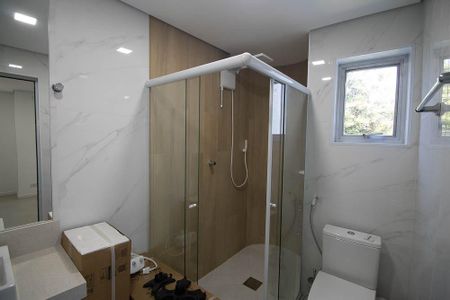 Casa à venda com 600m², 6 quartos e 10 vagasBanheiro da Suíte 1