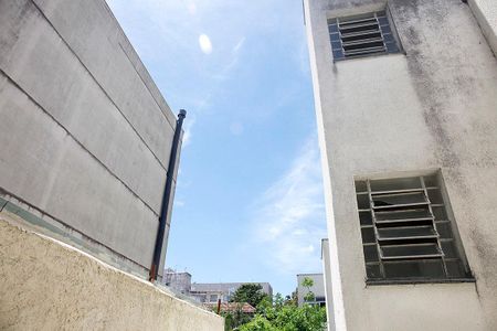 Apartamento para alugar com 68m², 2 quartos e sem vagaCozinha e Área de Serviço Vista