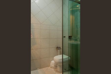 Casa à venda com 414m², 4 quartos e 6 vagasBanheiro da Suíte 3