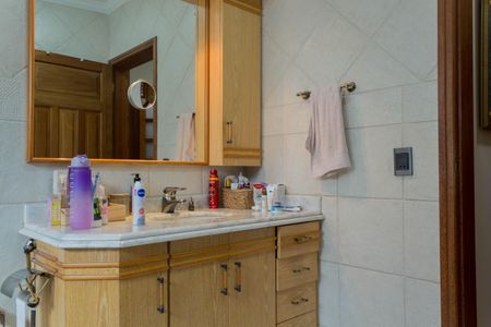 Casa à venda com 414m², 4 quartos e 6 vagasBanheiro da Suíte 1