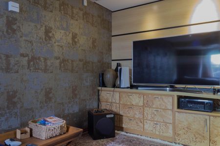 Casa à venda com 414m², 4 quartos e 6 vagasSuíte 2