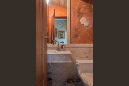 Casa à venda com 414m², 4 quartos e 6 vagasLavabo