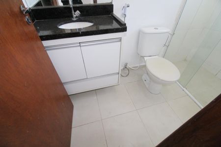 Casa de condomínio para alugar com 84m², 2 quartos e 2 vagasBanheiro