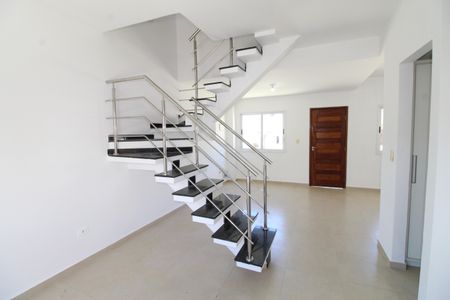 Sala 1 de casa de condomínio para alugar com 2 quartos, 84m² em Chácaras São José, São José dos Campos