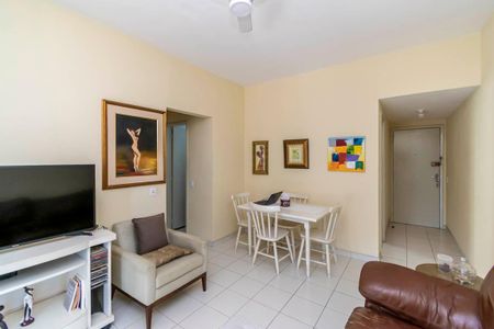 Apartamento à venda com 70m², 2 quartos e 1 vagaSala