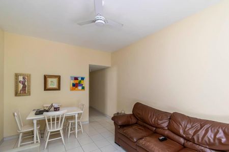 Apartamento à venda com 70m², 2 quartos e 1 vagaSala