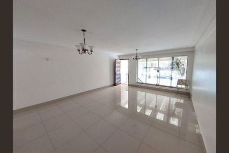 Casa à venda com 3 quartos, 169m² em Vila Scarpelli, Santo André