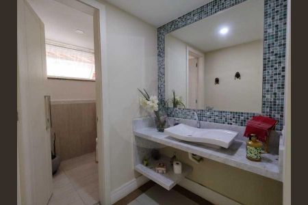 Casa à venda com 4 quartos, 582m² em Itaipu, Niterói