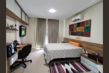 Casa à venda com 4 quartos, 582m² em Itaipu, Niterói