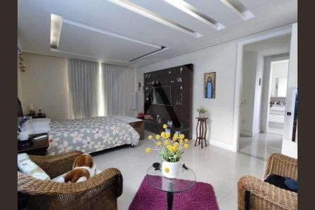 Casa à venda com 4 quartos, 582m² em Itaipu, Niterói